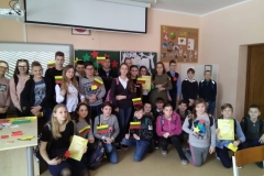 51842359_323605571603465_6239460924051161088_n